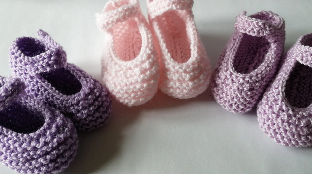 Knitted baby crib shoes, baby booties
