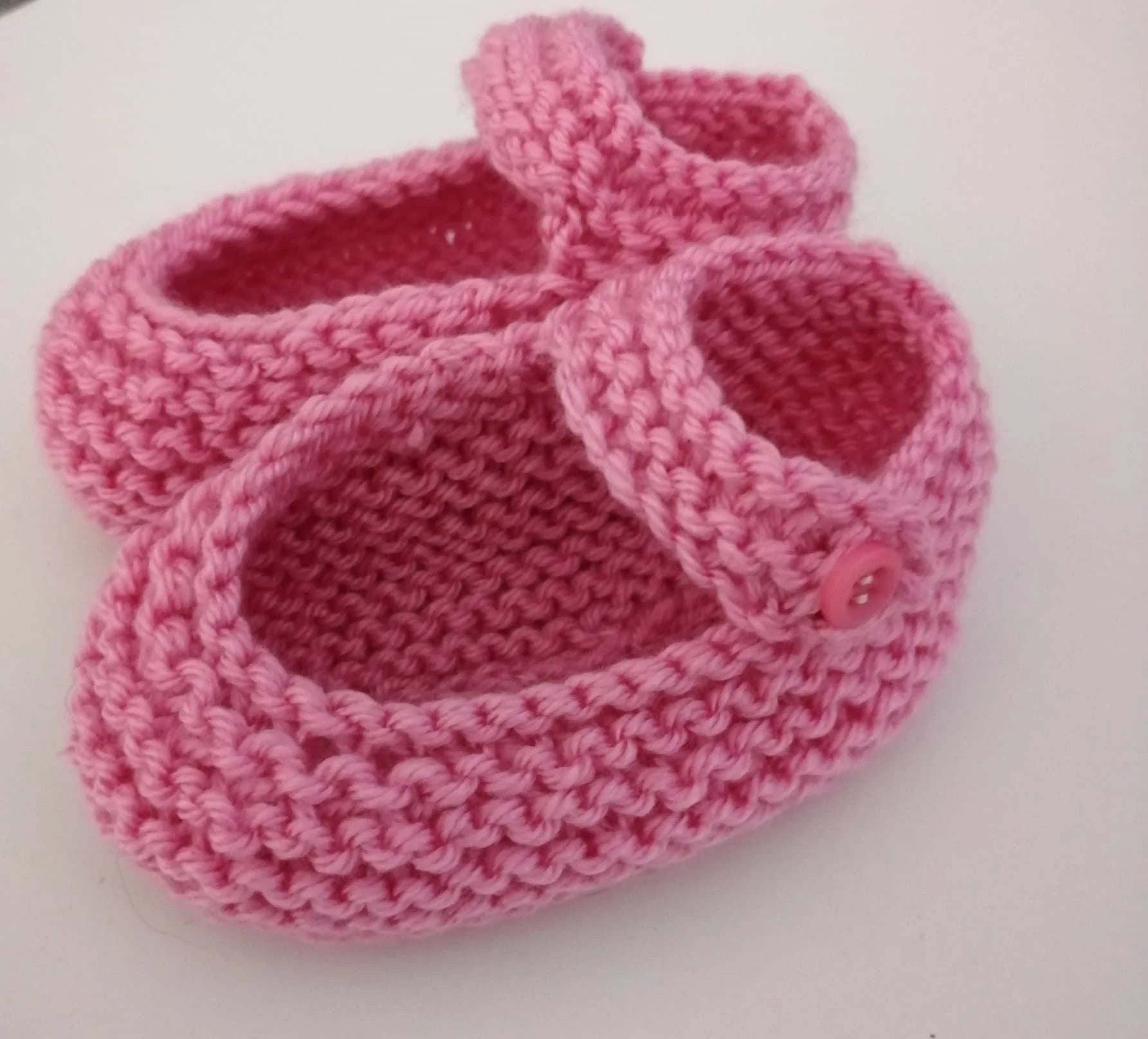 Knitted baby crib shoes, baby booties